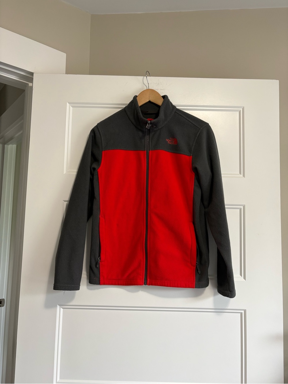 The North Face Men's Two-Tone Red & Charcoal Fleece Jacket Sz 14/16